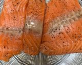 Hình bước làm 1 của món Salad cá hồi sốt cam