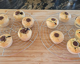 Foto del paso 10 de la receta: Magdalenas rellenas de chocolate