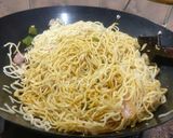 A picture of step 7 of Hakka noodles.