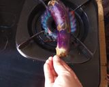 Foto langkah ke 1 dari resep Terong bakar sambel teri pedes.