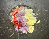 Foto langkah ke 3 dari resep Tumis Ayam Labu Siam.
