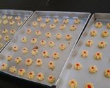 Foto langkah ke 3 dari resep Kue semprit susu ekonomis.