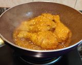 A picture of step 2 of Fried Spicy Chicken Drumsticks.