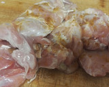 Foto del paso 1 de la receta: Muslos de pollo con salsa de setas