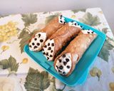 A picture of step 4 of Sicilian Cannoli.