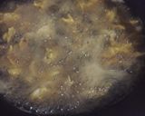 A picture of step 2 of Crispy onion pakora.