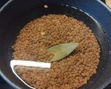 Foto del passaggio 1 della ricetta Cialda croccante di patate, crema di lenticchie con bocconcino di salciccia 🥔🫘🥓