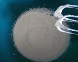 Fehér csokis-nutellás-kekszes kanalas desszert recept fázis 1 fotója