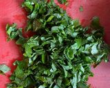 A picture of step 1 of Note Shaak Bhaaja (Green Amaranth).