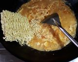 Foto langkah ke 4 dari resep Indomie Goreng Tumis Lezat.