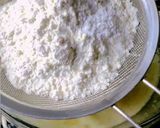 Foto langkah ke 3 dari resep Bolu Pisang Ambon 3 Telur Tanpa Mixer.