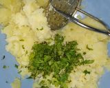 A picture of step 3 of Potato Bolls.