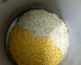 A picture of step 1 of Ven Pongal (Khara Pongal).