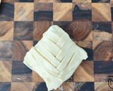 Foto langkah ke 6 dari resep Apple Cinnamon Puff Pastry.