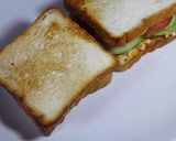 Foto langkah ke 4 dari resep Spicy Egg Sandwich.