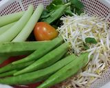 Hình bước làm 1 của món Canh chua tôm, đầu mực