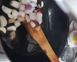 A picture of step 2 of Cashew/Kaju curry.