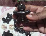 टेड्डी बेयर एंड फ्लावर शेप चॉकलेट (teddy bear and flower shaped chocolate recipe in Hindi) रेसिपी चरण 3 फोटो
