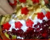 A picture of step 10 of Fruit trifle.