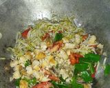 Foto langkah ke 3 dari resep Tumis toge ikan asin jambal.