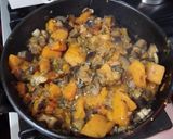 Foto del paso 3 de la receta: Empanadas Integrales Vegetarianas de Calabaza y Berenjena