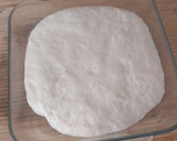 Foto del paso 5 de la receta: Focaccia casera de boloñesa, queso y pesto