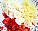 Une image de l'étape 6 de Biscuit roulé aux fruits 🍌🍓🍍.