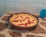 Foto del paso 8 de la receta: Tarta dulce rellena con crema pastelera y mermelada de membrillo