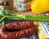 Une image de l'étape 1 de Poêlée de poivrons aux pois chiches et chorizo.