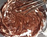 Foto del paso 8 de la receta: Torta de mousse de chocolate y mousse de dulce de leche