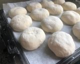 Hình bước làm 4 của món Bánh Mì Tròn Cổ Điển