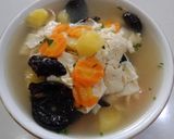 Foto langkah ke 3 dari resep SOP kulit tahu jamur vegetarian.