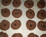 Foto langkah ke 6 dari resep Kue Semprit Coklat.