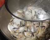 Foto del paso 3 de la receta: Garbanzos con Gambas y Almejas