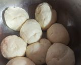 A picture of step 5 of Pizza Buns.