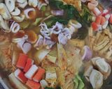 Foto langkah ke 13 dari resep Tom Yam Campur Simple.