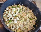 Foto del paso 5 de la receta: Garbanzos con judías, habas y jamón