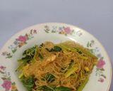 Foto langkah ke 4 dari resep Bihun Telur with Bumbu Pecal.