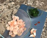 Foto del paso 1 de la receta: Tagliatellis con gambas y espinacas
