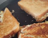 A picture of step 2 of एगग चीज़ सैंडविच-Egg Cheese Sandwich.