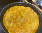 Foto del paso 2 de la receta: Tortilla sin patata y con sabor a chorizo
