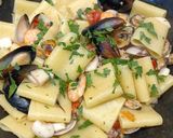 A picture of step 2 of Paccheri ai frutti di mare.