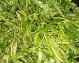 Foto langkah ke 4 dari resep Oseng Kangkung Teri Tempe.
