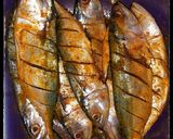 Foto langkah ke 6 dari resep Ikan kembung goreng.