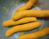 A picture of step 3 of Besan ke gatte ki sabzi.