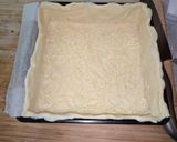 A picture of step 5 of Quiche lorraine.