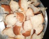 A picture of step 3 of Bread upma.