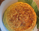 Foto del paso 4 de la receta: Tortilla de patata con cebolla y huevos camperos