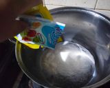 Foto langkah ke 3 dari resep Puding Cocktails Ulang Tahun.