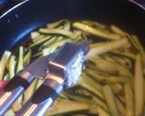 A picture of step 4 of Pasta (Linguine) zucchine e capperi.